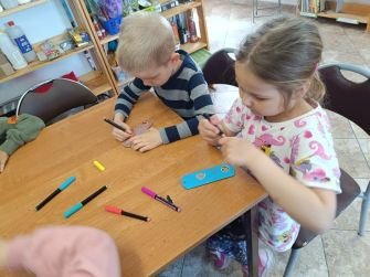 Wizyta przedszkolaków w Gminnej Bibliotece w Czarnej Dąbrówce